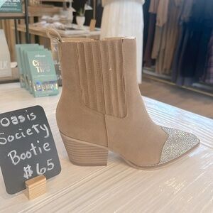 Oasis Society Booties! NWT